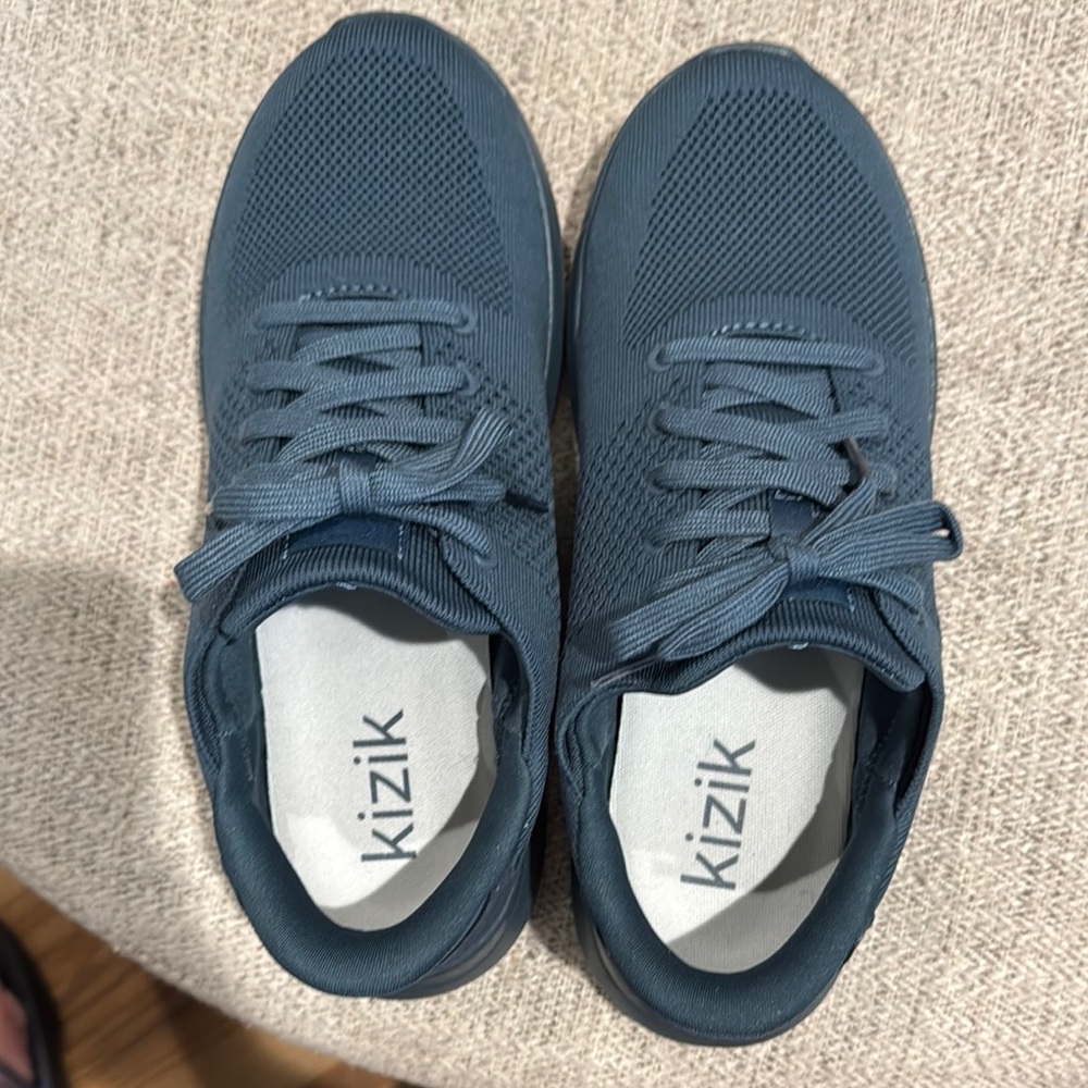 Kizik Lima sneakers. Great color.  Hands free on and off.  Like new condition.